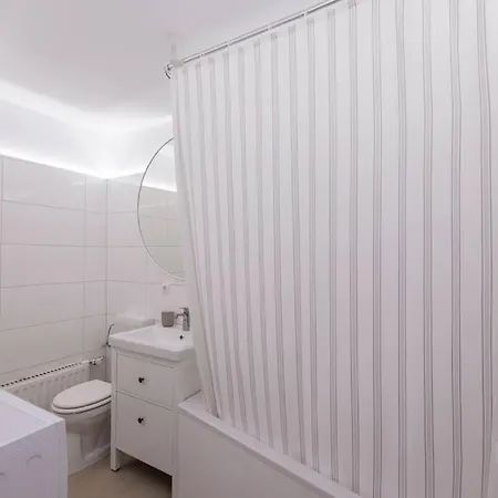 Elegante Wohnoase Am Kanal 아파트 *
