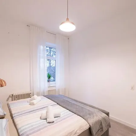 Elegante Wohnoase Am Kanal 아파트 *