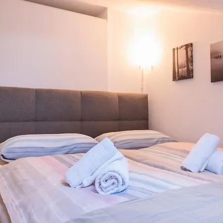 Elegante Wohnoase Am Kanal 아파트 *