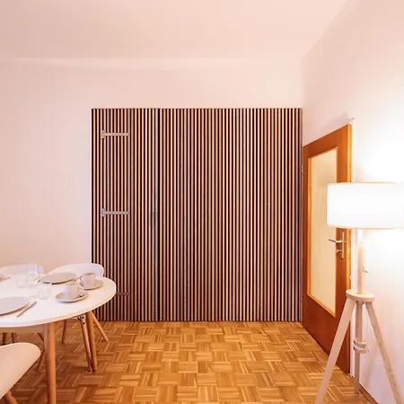 Elegante Wohnoase Am Kanal